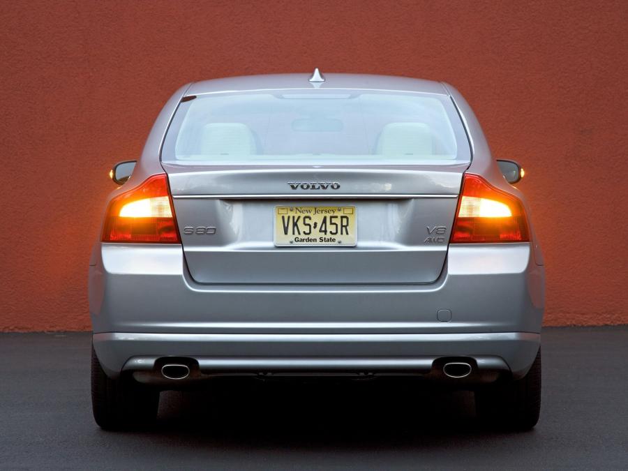 Volvo S80 V8 2007 года  (US) (фото 13 из 16)